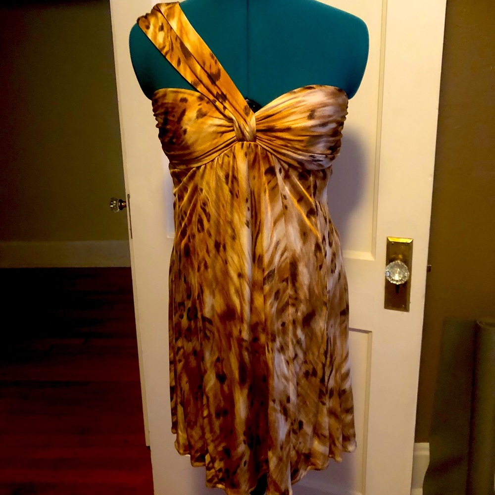 Unworn (w/o tag) OneShoulder Leopard Bebe dress M